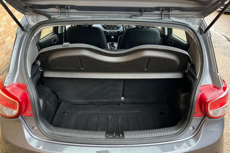 Used Hyundai i10 2015 for sale - 76514313: Photo 21