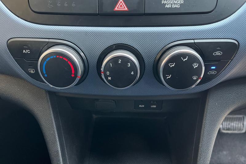 Used Hyundai i10 2015 for sale - 76514313: Photo 27