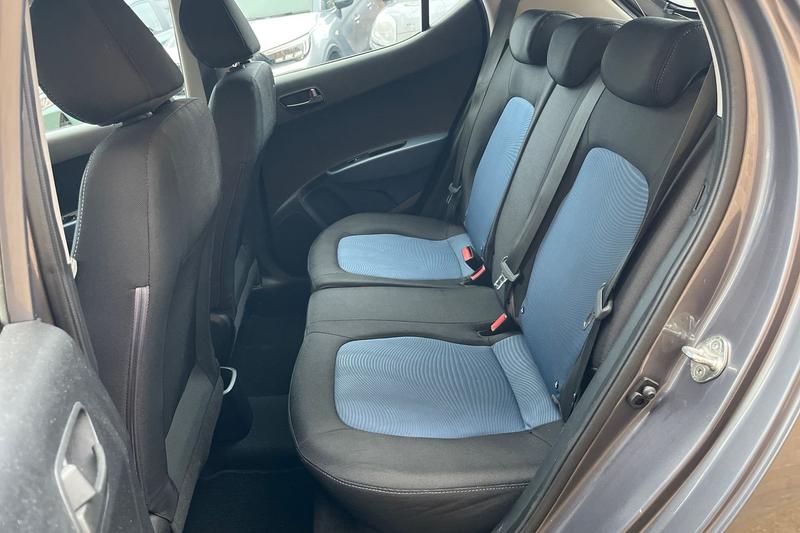 Used Hyundai i10 2015 for sale - 76514313: Photo 31