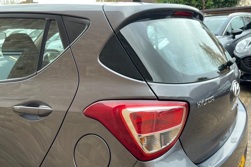 Used Hyundai i10 2015 for sale - 76514313: Photo 37