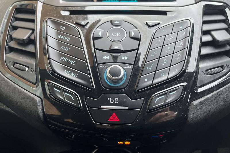 Used Ford Fiesta 2015 for sale - 77301297: Photo 28