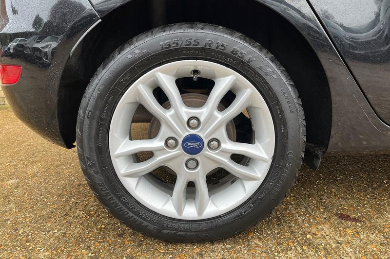 Used Ford Fiesta 2015 for sale - 77301297: Photo 8