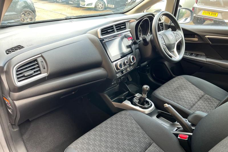 Used Honda Jazz 2017 for sale - 77393905: Photo 18