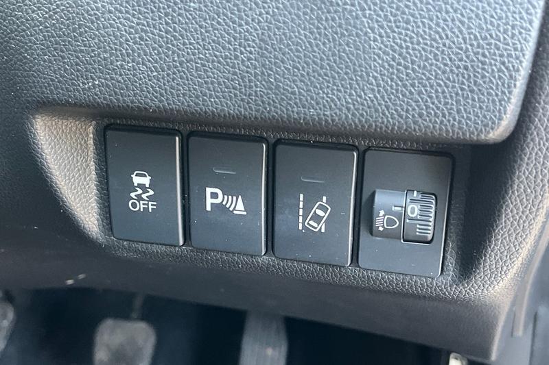 Used Honda Jazz 2017 for sale - 77393905: Photo 32