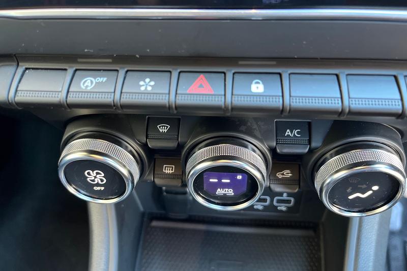 Used Renault Captur 2022 for sale - 76036237: Photo 30