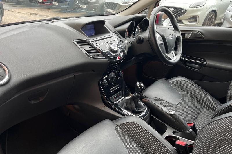 Used Ford Fiesta 2015 for sale - 77248676: Photo 18