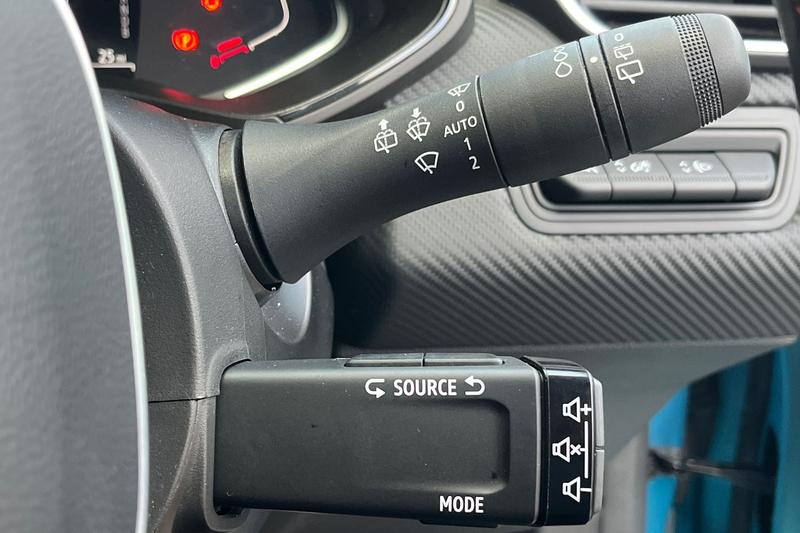 Used Renault Clio 2022 for sale - 76738992: Photo 15