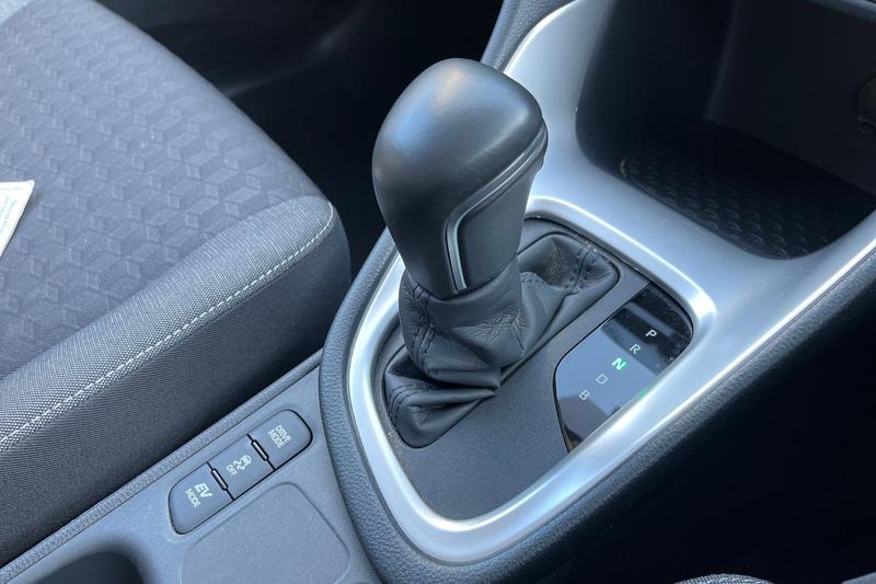 Used Toyota Yaris 2022 for sale - 77763495: Photo 32