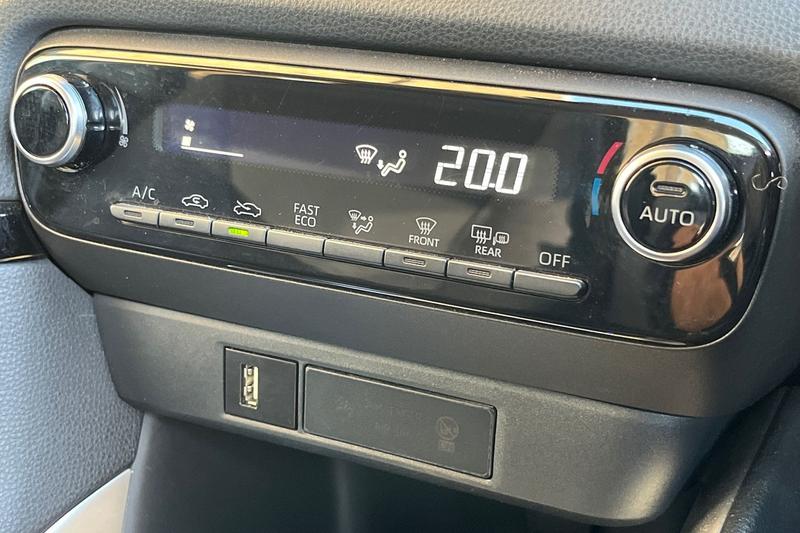 Used Toyota Yaris 2022 for sale - 77763495: Photo 33