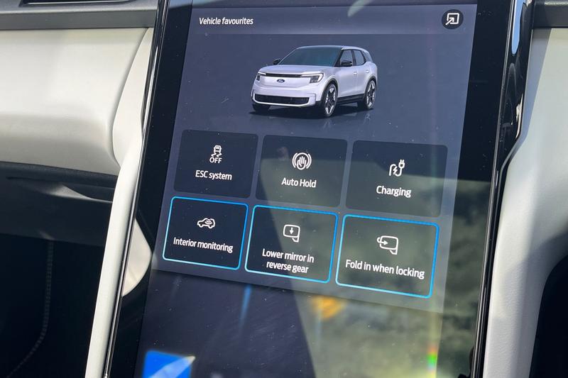 Used Ford Explorer 2024 for sale - 76631375: Photo 33