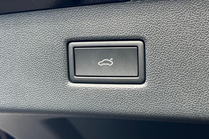 Used Ford Explorer 2024 for sale - 76631375: Photo 38