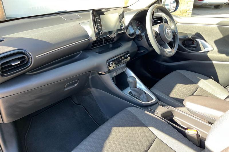 Used Toyota Yaris 2023 for sale - 77934923: Photo 18