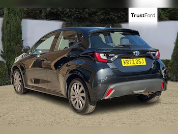 Used Toyota Yaris 2023 for sale - 77934923: Photo