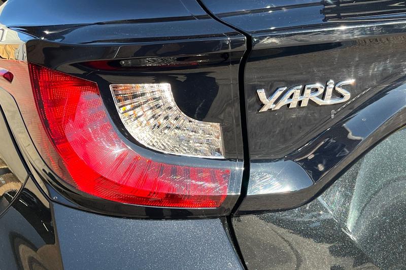 Used Toyota Yaris 2023 for sale - 77934923: Photo 40