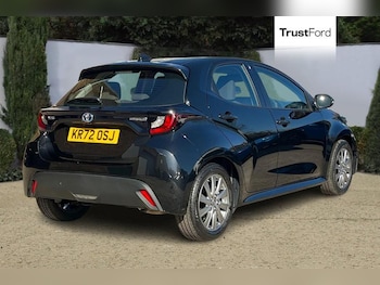 Used Toyota Yaris 2023 for sale - 77934923: Photo