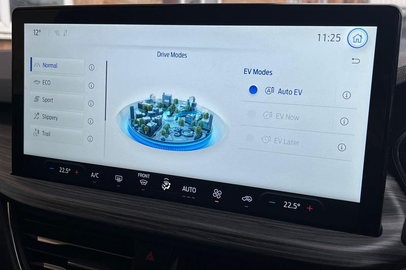 Used Ford Kuga 2025 for sale - 76862475: Photo 29