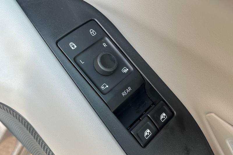 Used Ford Explorer 2024 for sale - 76580899: Photo 16