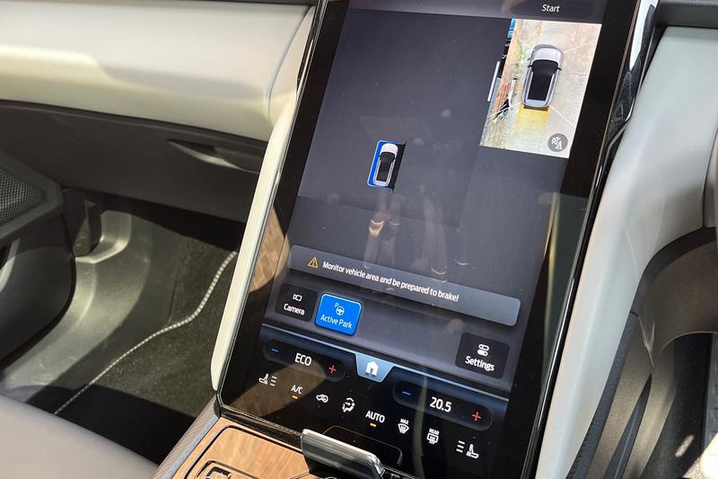 Used Ford Explorer 2024 for sale - 76580899: Photo 30