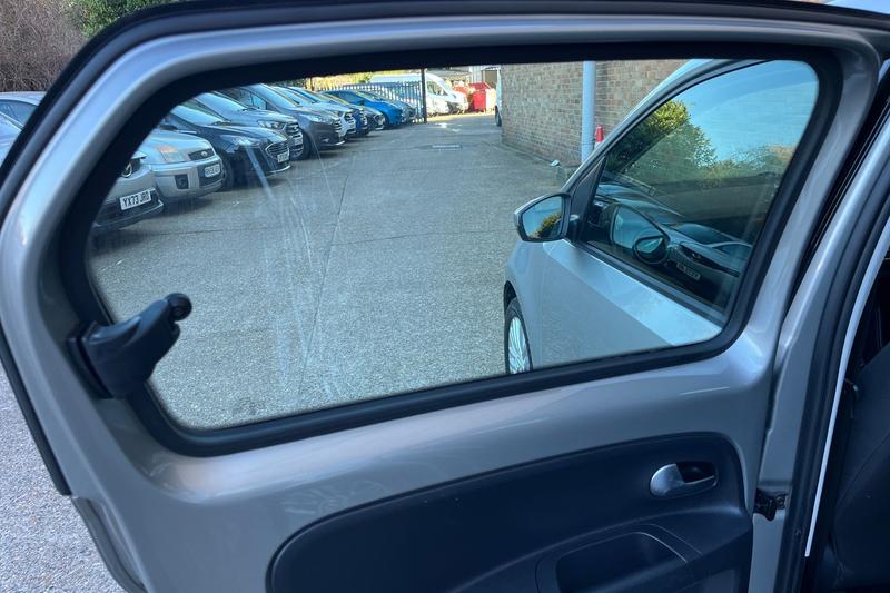 Used Volkswagen up! 2018 for sale - 77941428: Photo 32