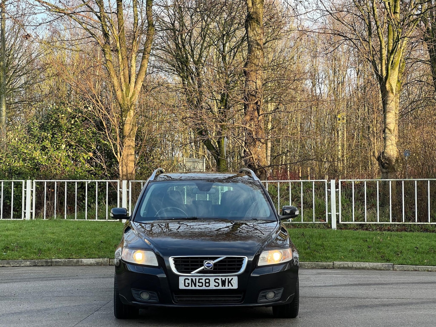 Used Volvo V50 2009 for sale - 77783949: Photo 2
