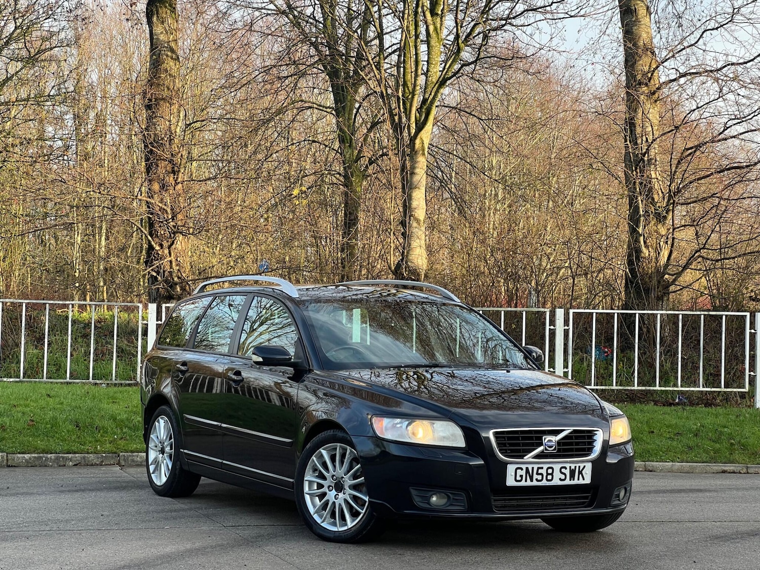 Used Volvo V50 2009 for sale - 77783949: Photo 4