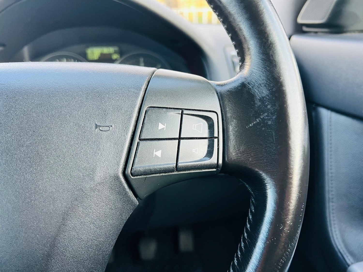 Used Volvo V50 2009 for sale - 77783949: Photo 47