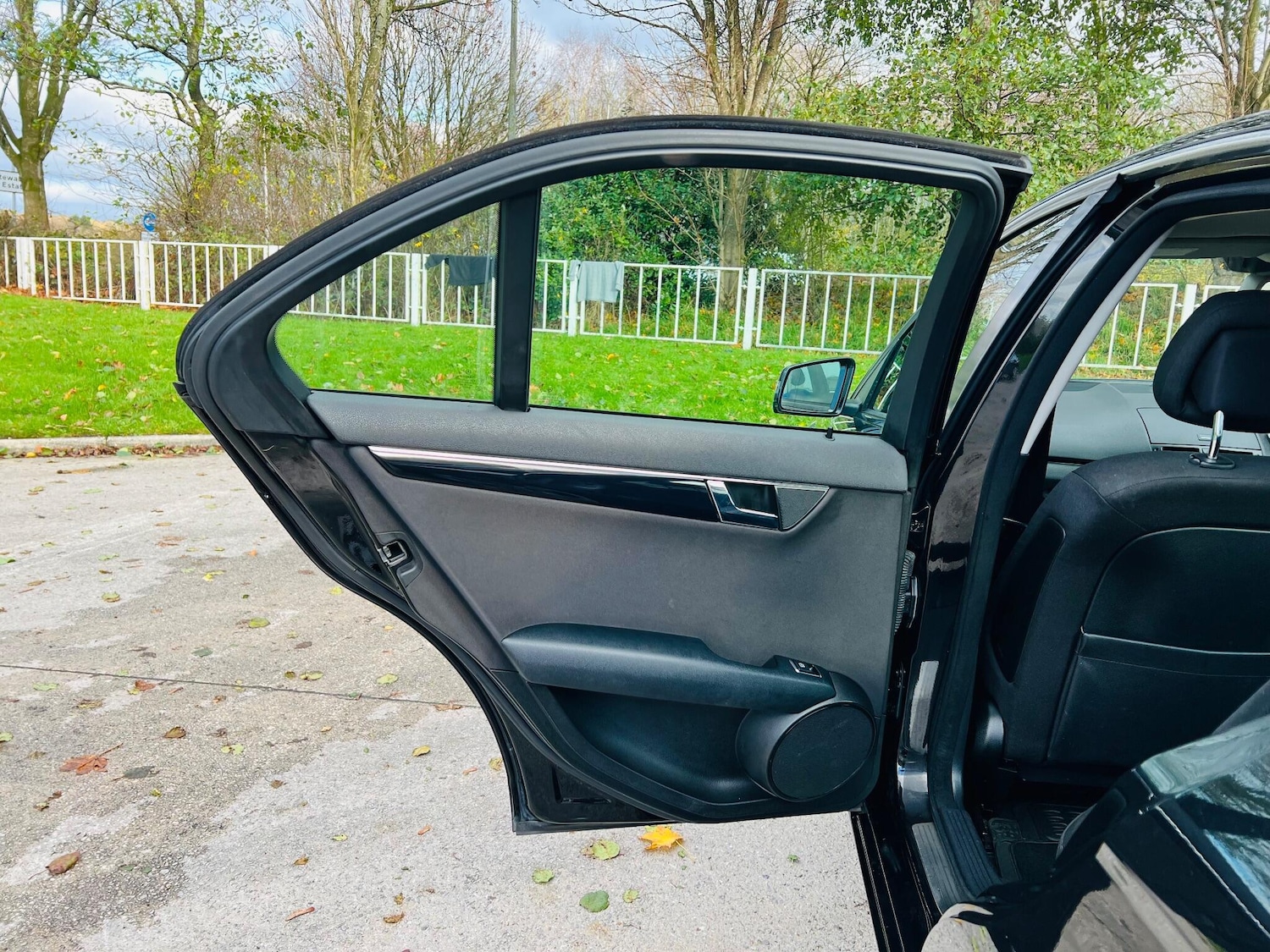 Used Mercedes-Benz C Class 2009 for sale - 77455581: Photo 30