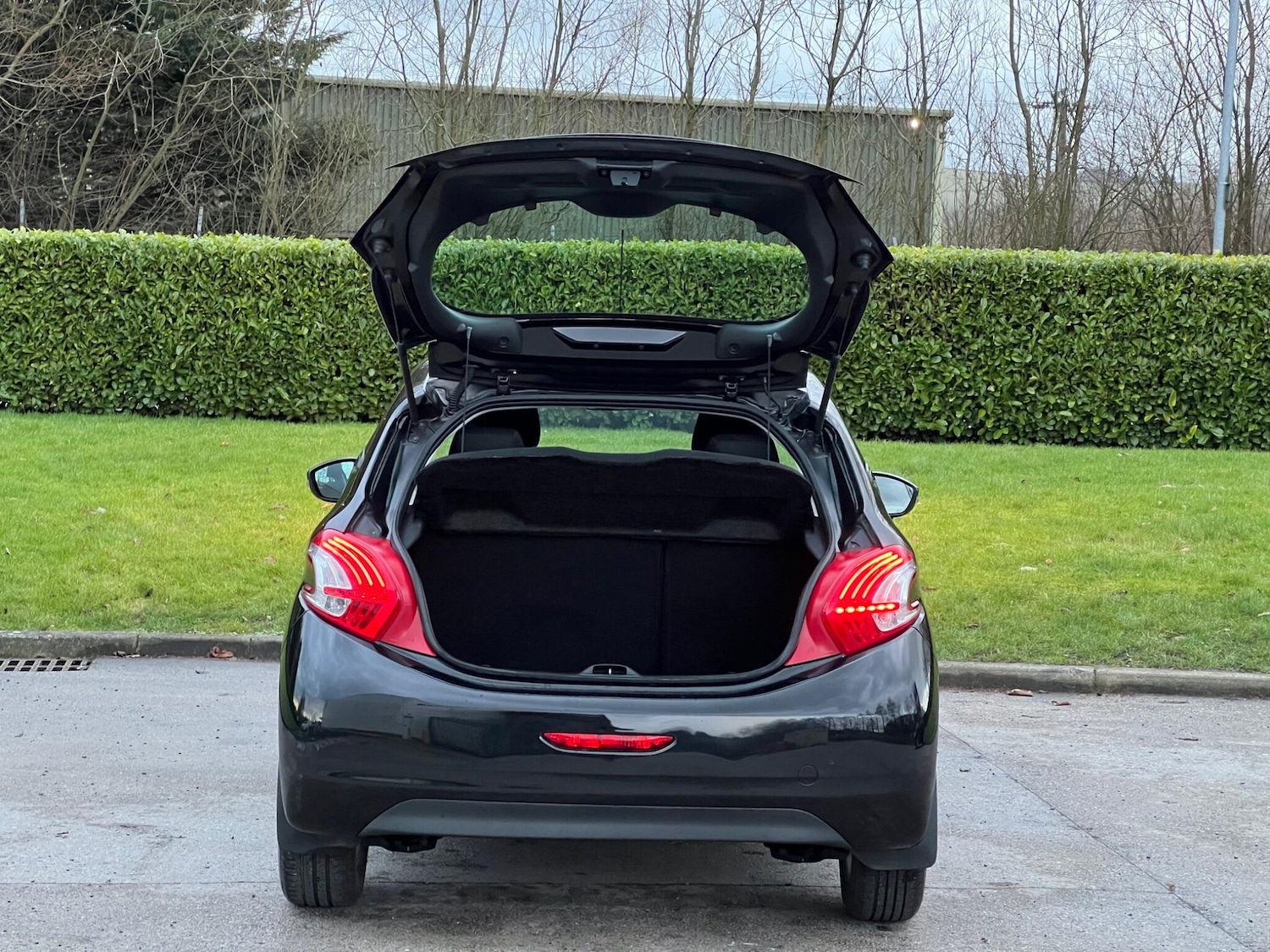 Used Peugeot 208 2014 for sale - 77525091: Photo 13