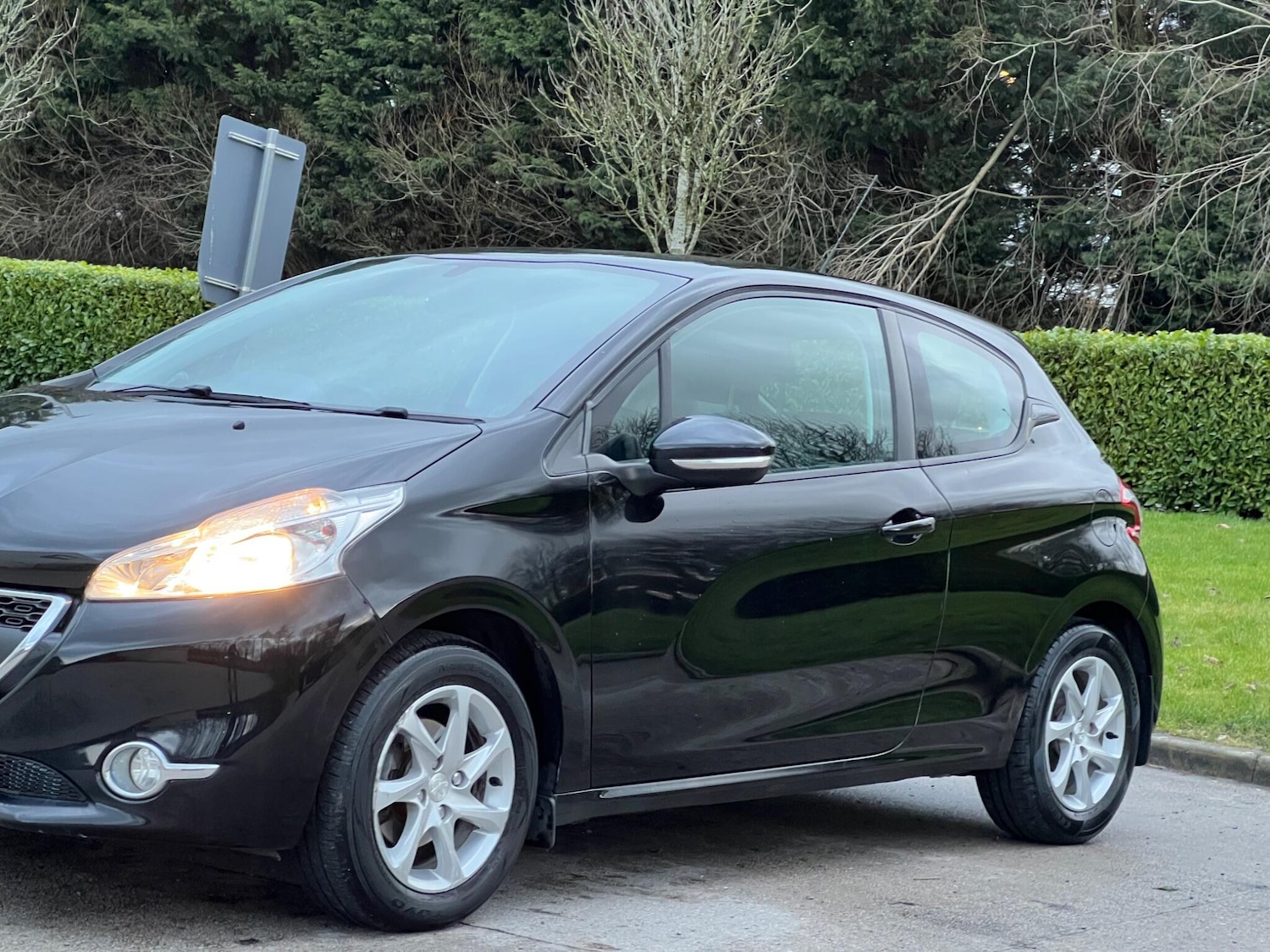 Used Peugeot 208 2014 for sale - 77525091: Photo 15