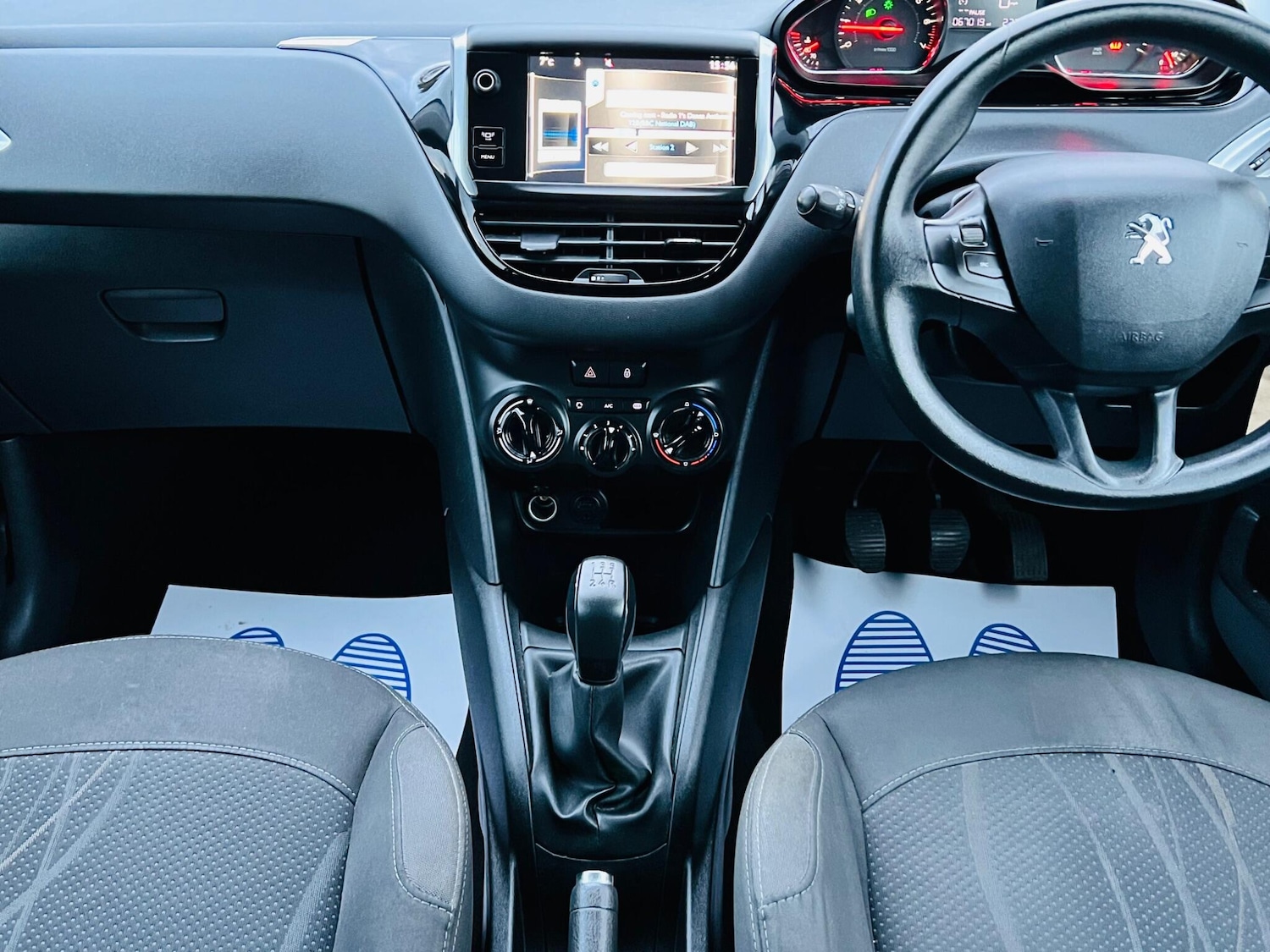 Used Peugeot 208 2014 for sale - 77525091: Photo 40