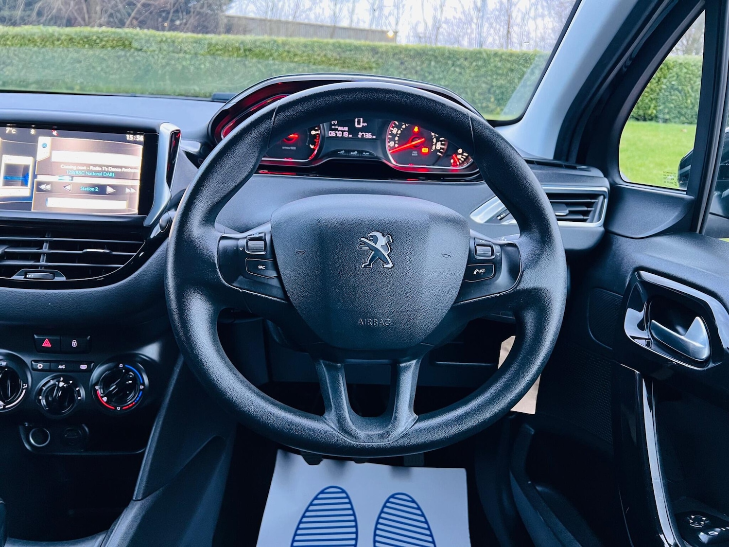 Used Peugeot 208 2014 for sale - 77525091: Photo 43