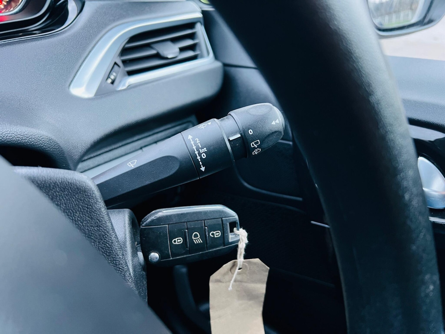 Used Peugeot 208 2014 for sale - 77525091: Photo 47