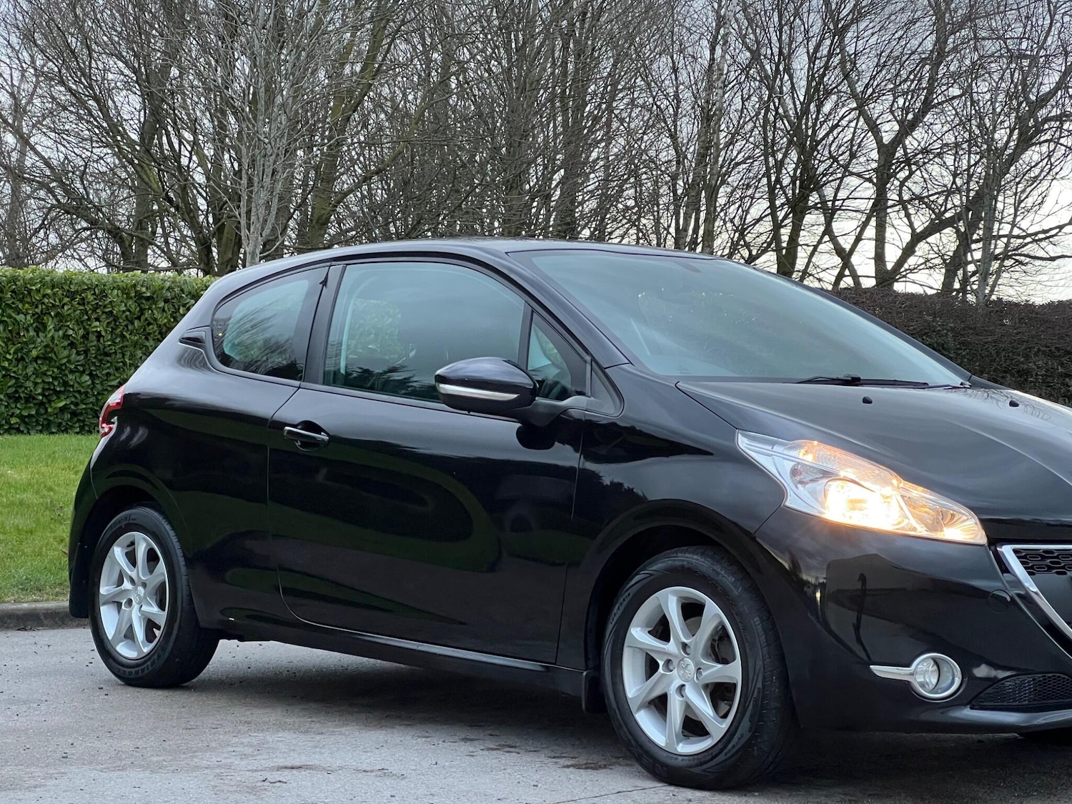 Used Peugeot 208 2014 for sale - 77456461: Photo 14