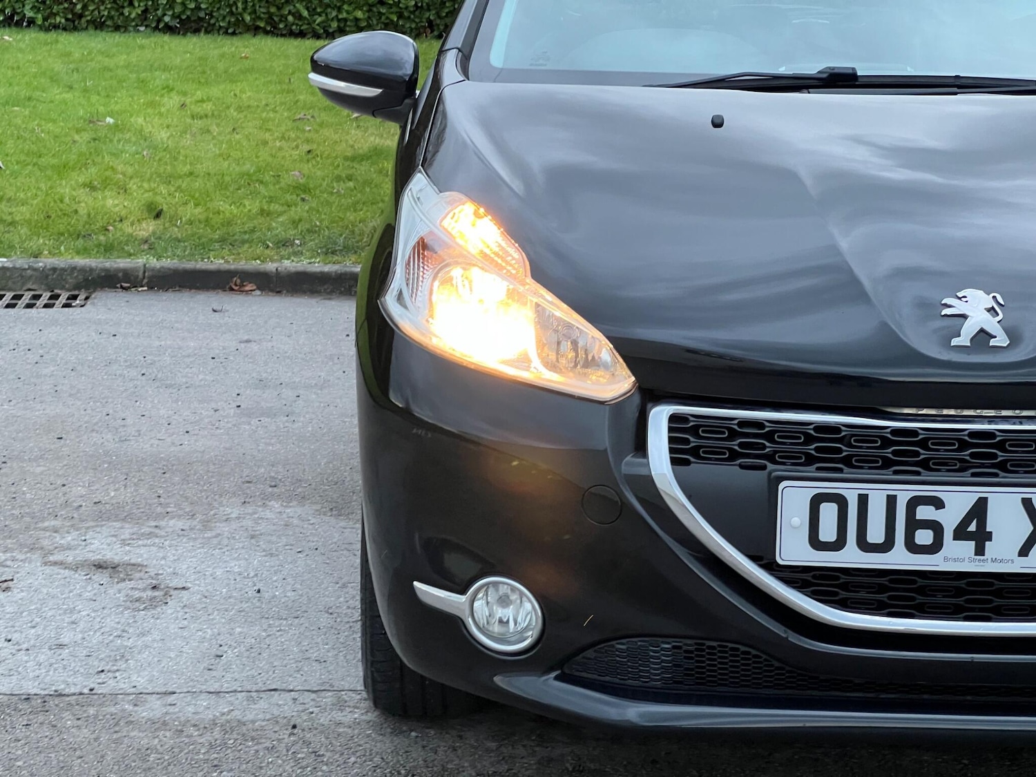 Used Peugeot 208 2014 for sale - 77456461: Photo 18