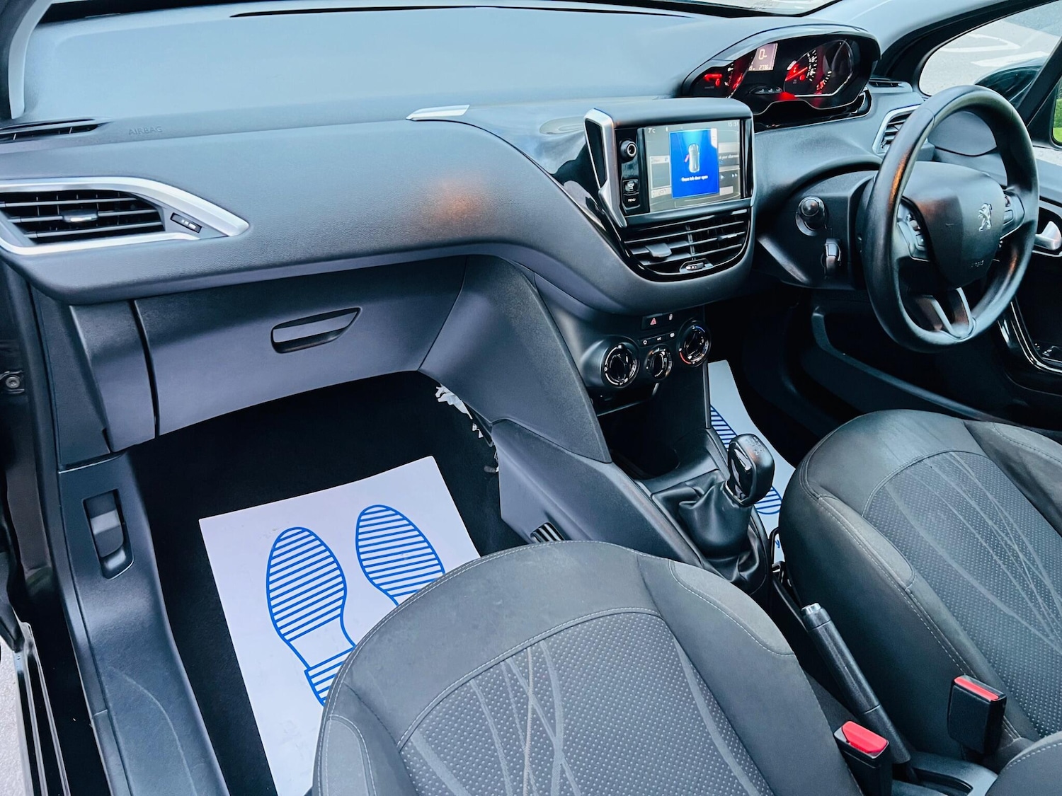 Used Peugeot 208 2014 for sale - 77456461: Photo 32