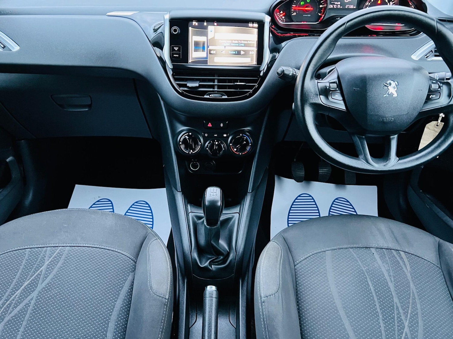 Used Peugeot 208 2014 for sale - 77456461: Photo 41