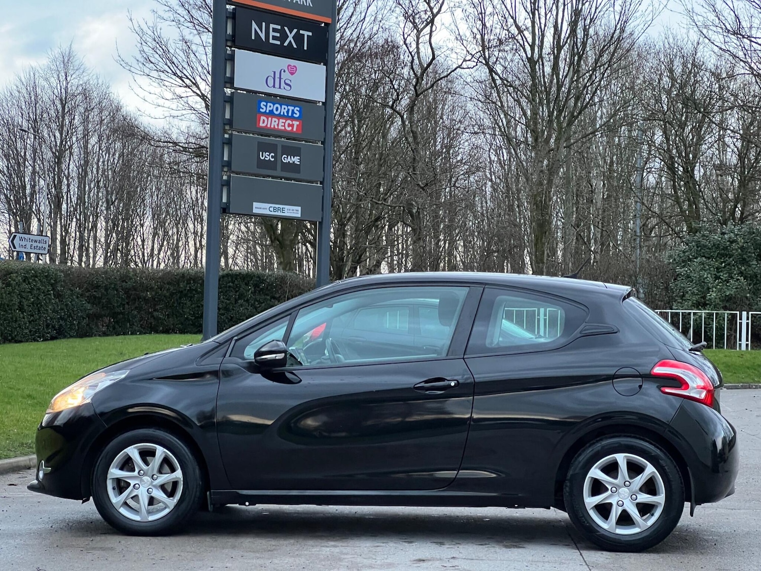 Used Peugeot 208 2014 for sale - 77456461: Photo 9
