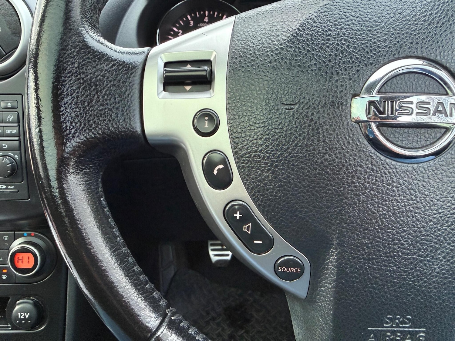 Used Nissan Qashqai 2011 for sale - 77549412: Photo 48