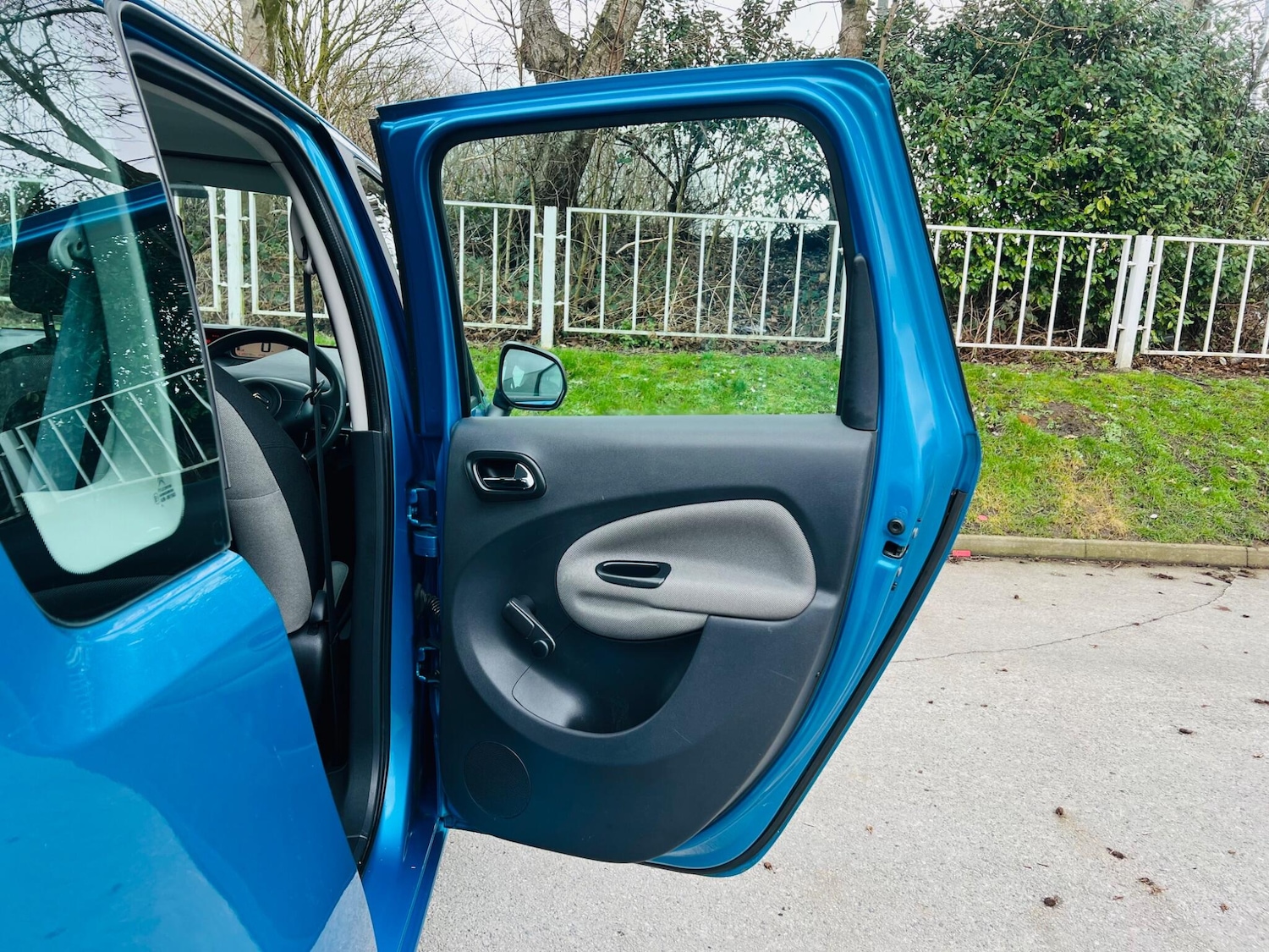 Used Citroen C3 Picasso 2010 for sale - 77633217: Photo 31