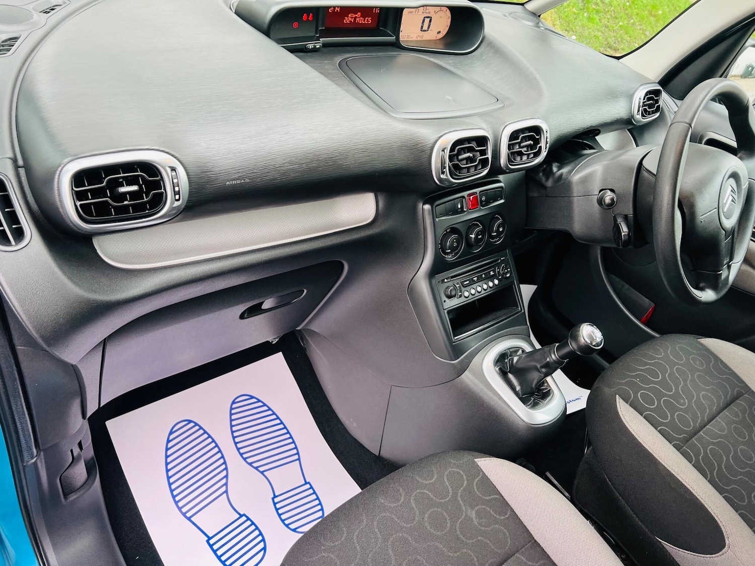 Used Citroen C3 Picasso 2010 for sale - 77633217: Photo 34