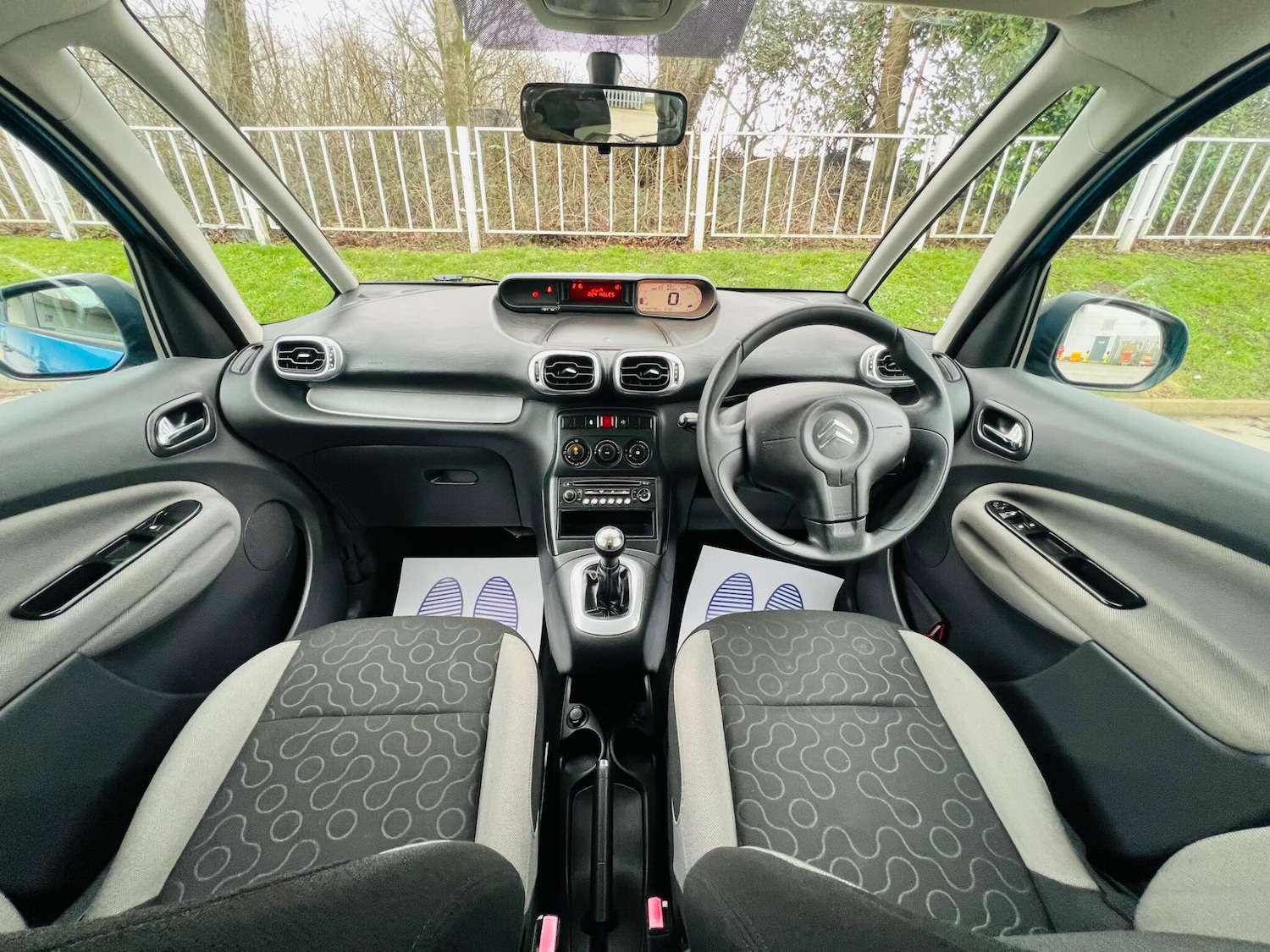 Used Citroen C3 Picasso 2010 for sale - 77633217: Photo 35