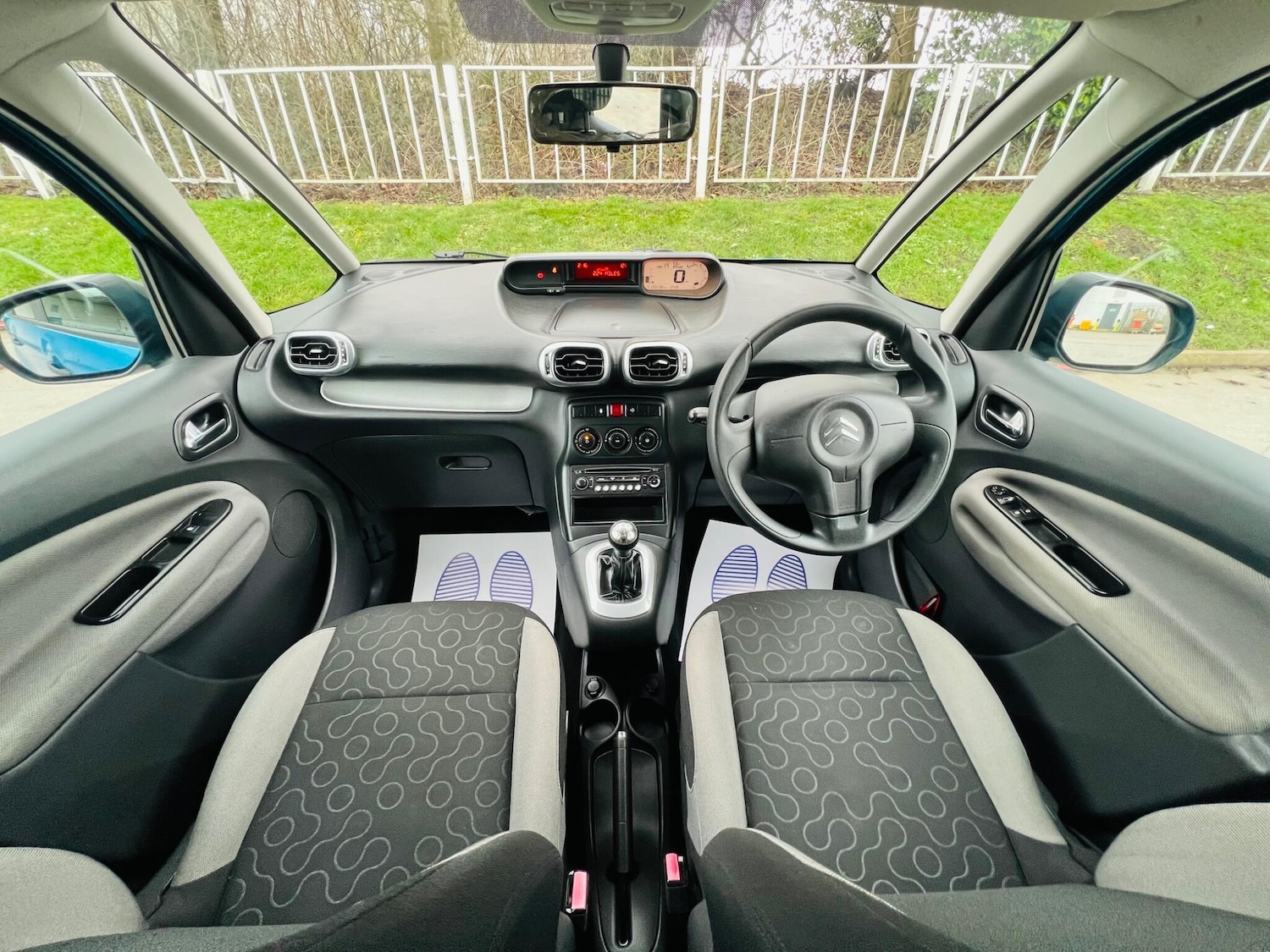 Used Citroen C3 Picasso 2010 for sale - 77633217: Photo 36