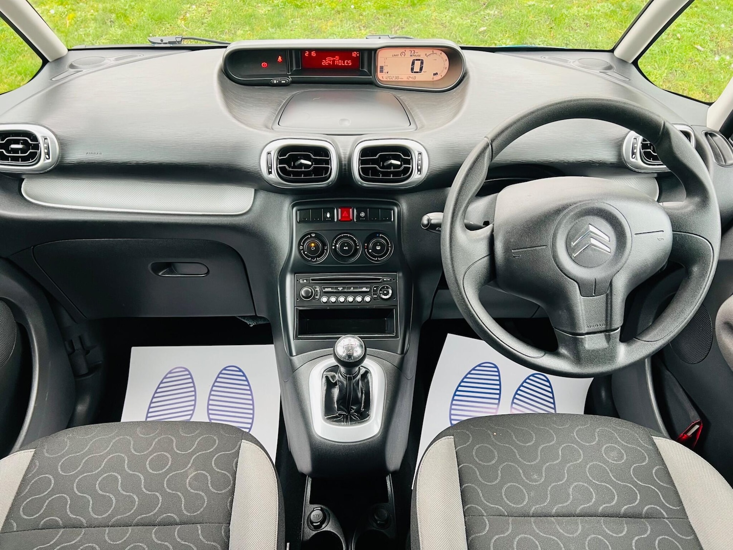 Used Citroen C3 Picasso 2010 for sale - 77633217: Photo 37