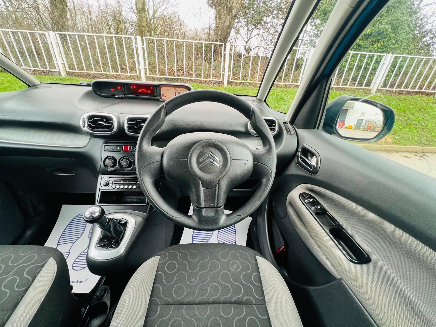 Used Citroen C3 Picasso 2010 for sale - 77633217: Photo 43