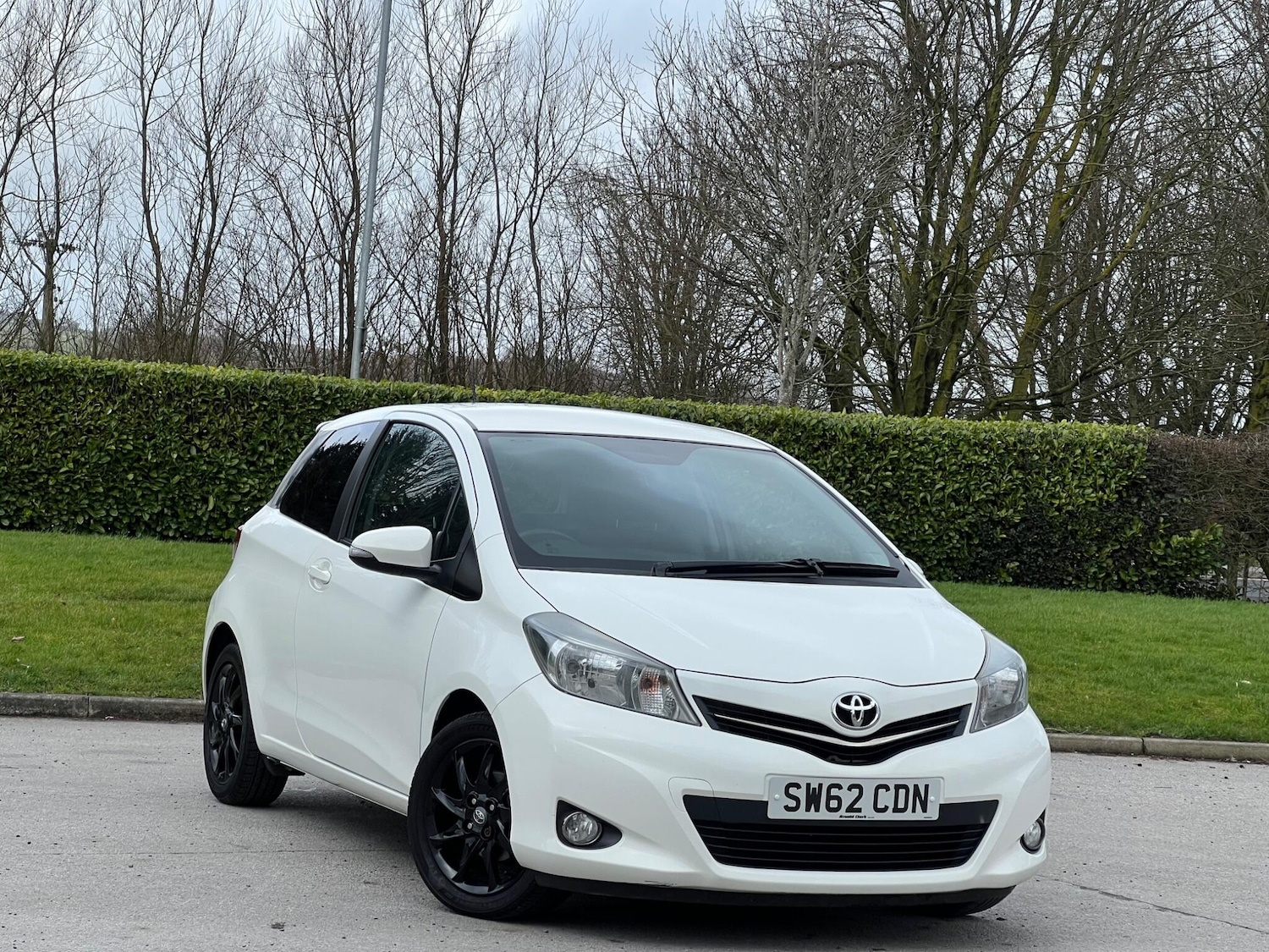 Used Toyota Yaris 2012 for sale - 77637629: Photo 1