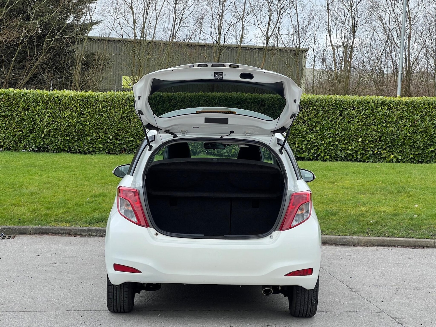 Used Toyota Yaris 2012 for sale - 77637629: Photo 13