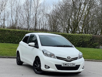 Used Toyota Yaris 2012 for sale - 77637629: Photo