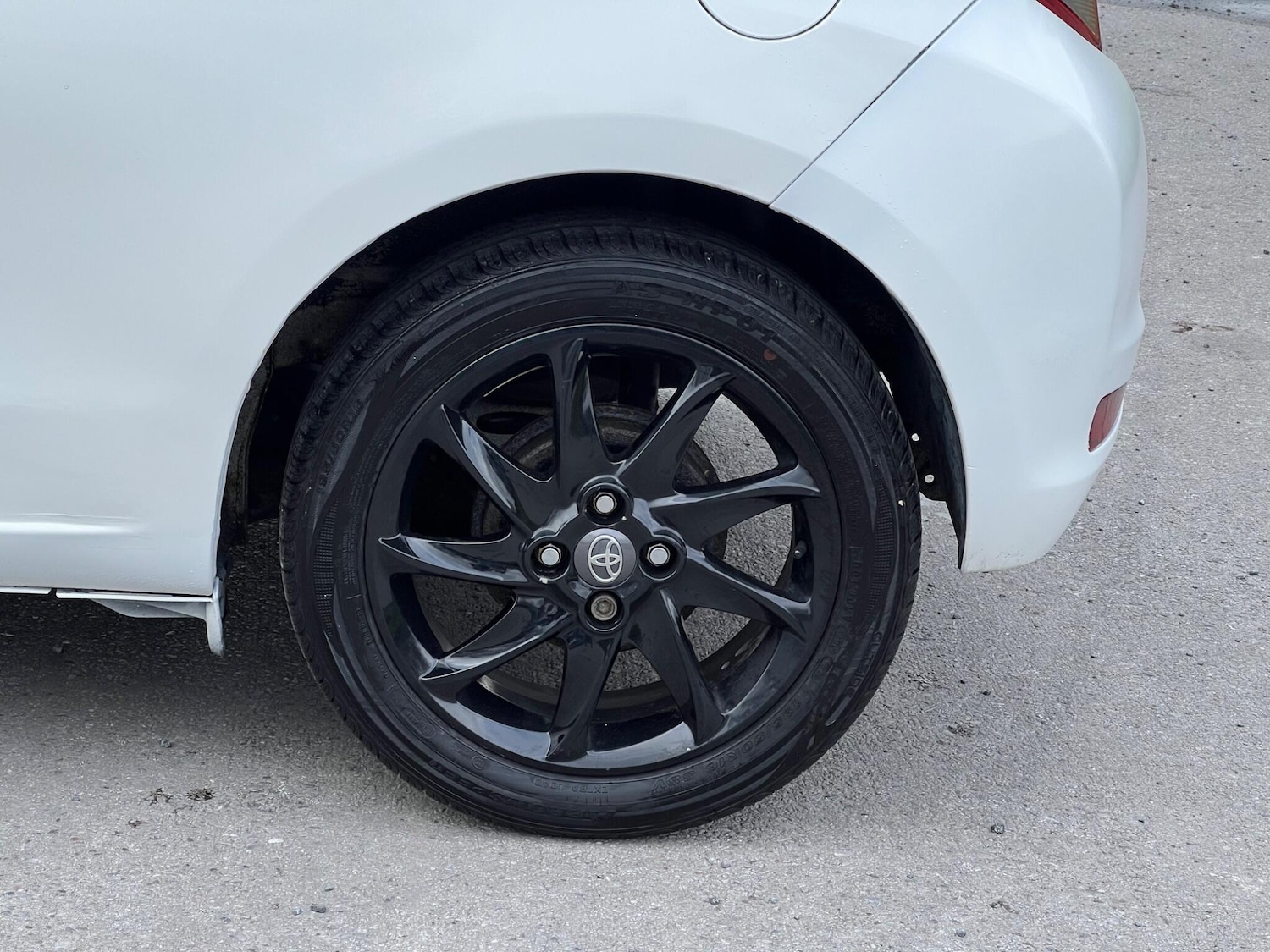 Used Toyota Yaris 2012 for sale - 77637629: Photo 22