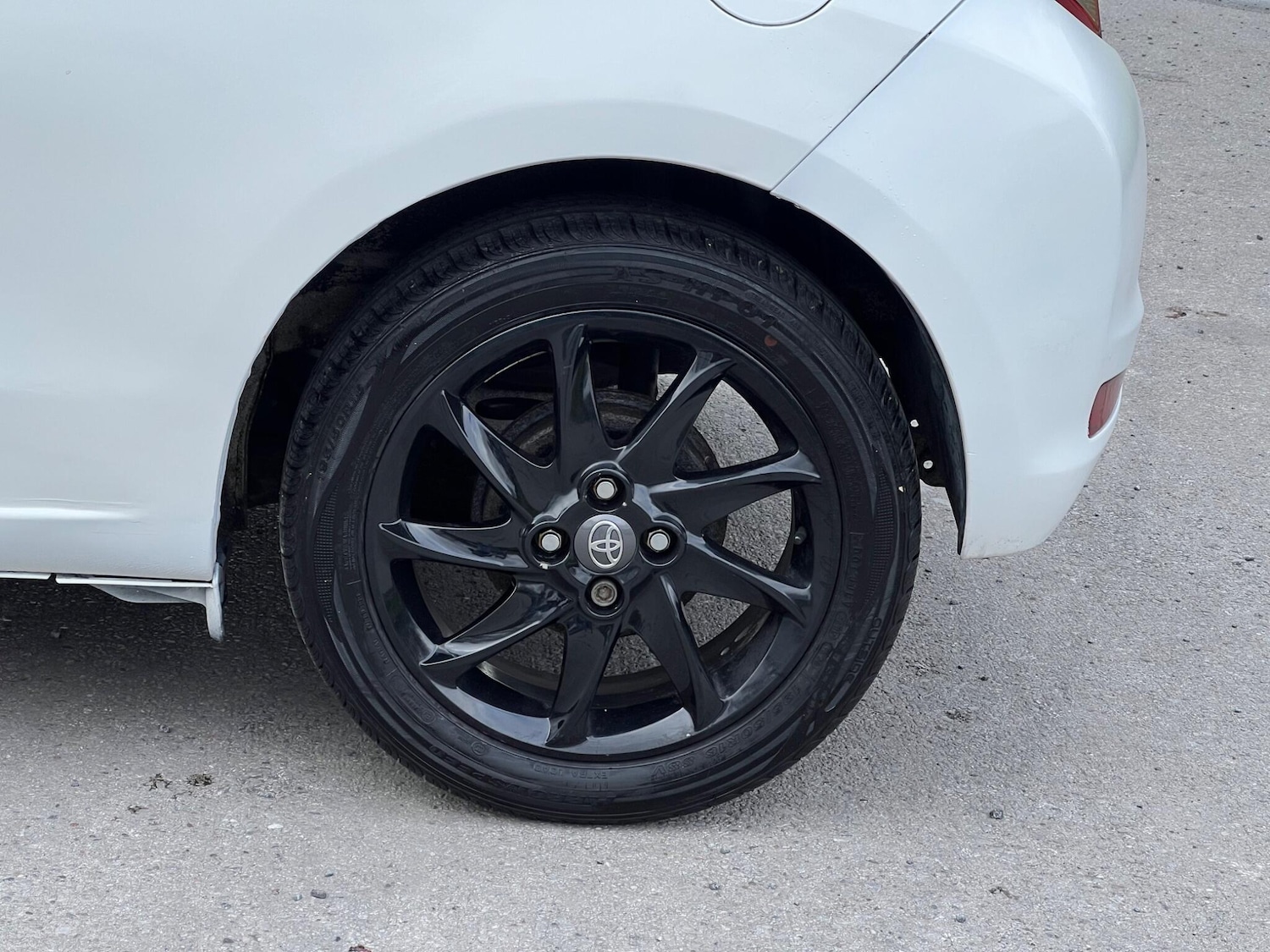 Used Toyota Yaris 2012 for sale - 77637629: Photo 23