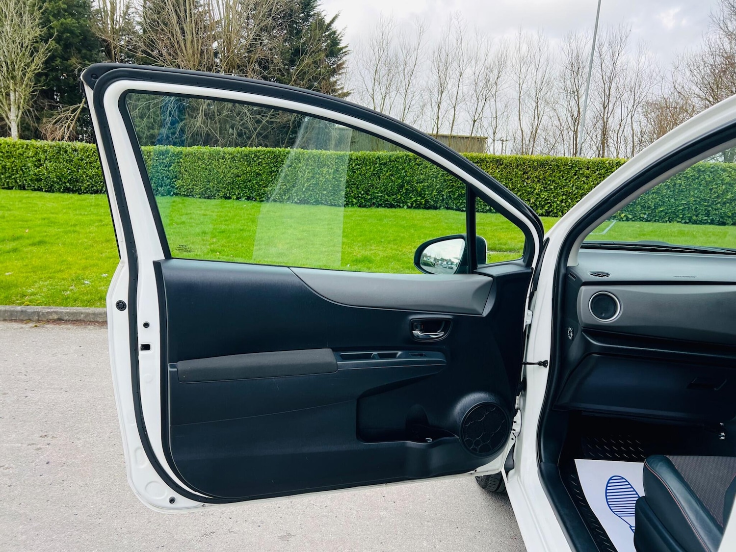 Used Toyota Yaris 2012 for sale - 77637629: Photo 26